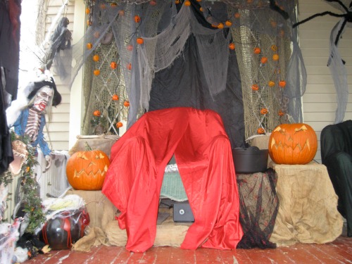 Halloween house has a throne.
